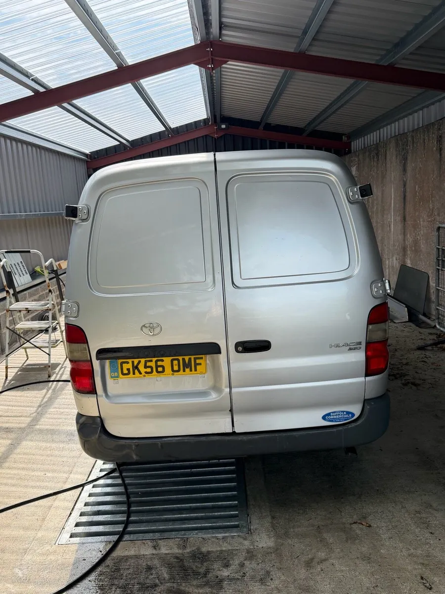 2006 2.5 TOYOTA HIACE BARN DOOR MODEL - Image 4