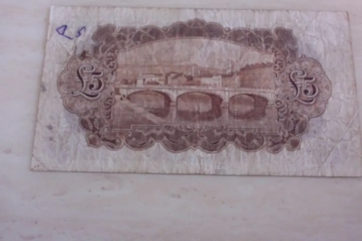 £5 ploughmans note - Image 2