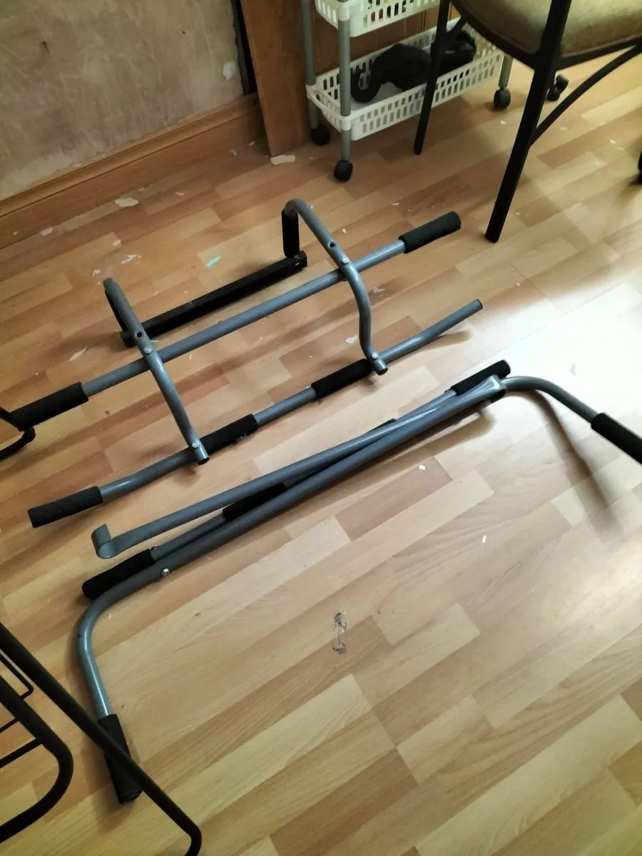 Hanging bar