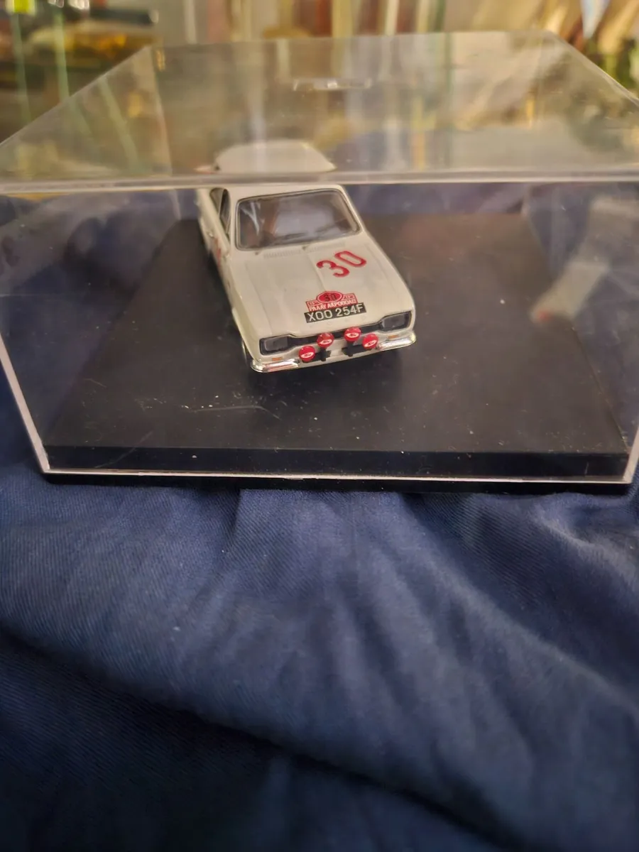 Corgi Trofeu Ford Escort MKI - Image 3