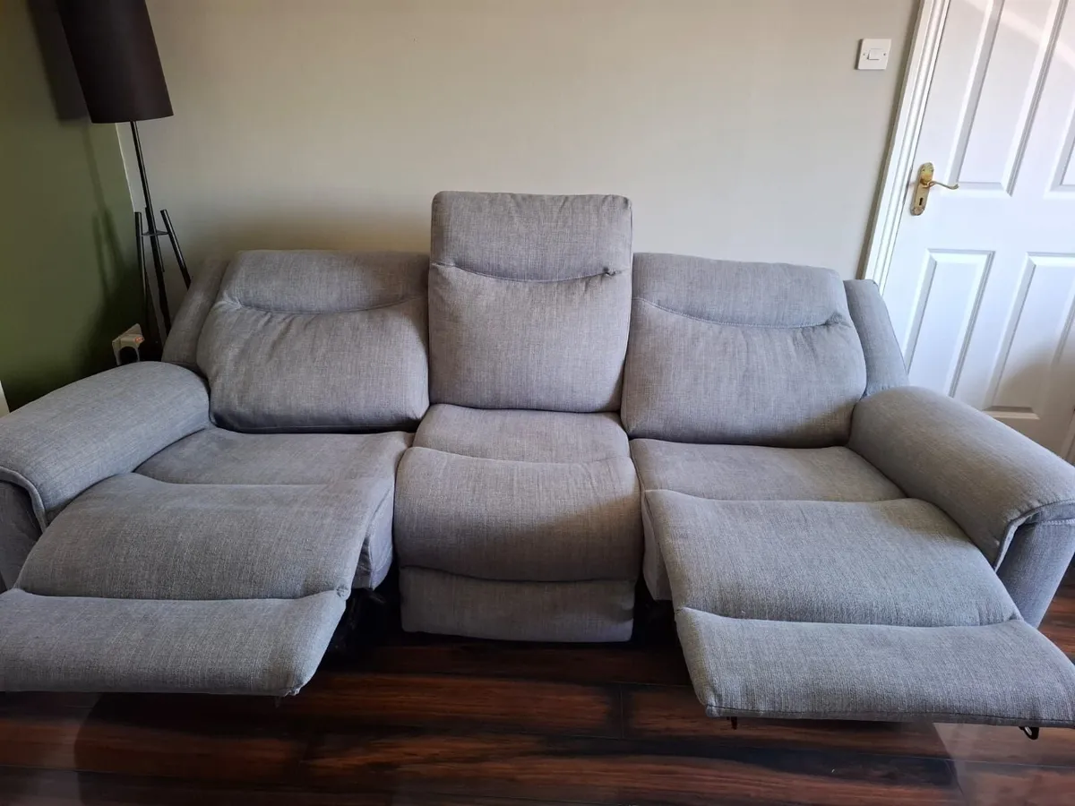 3 piece Sofas suite - Image 3