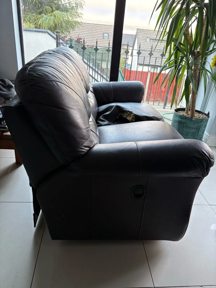 Lazy boy double recliner Leather couch - Image 4