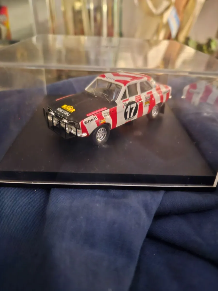 Corgi Trofeu Ford Escort Rally - Image 2