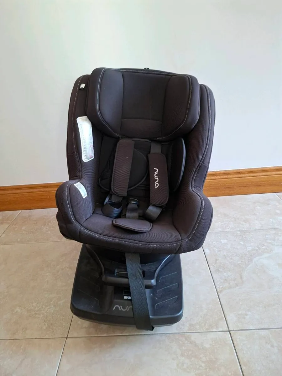 Nuna 360 Iso fix car seat - Image 1