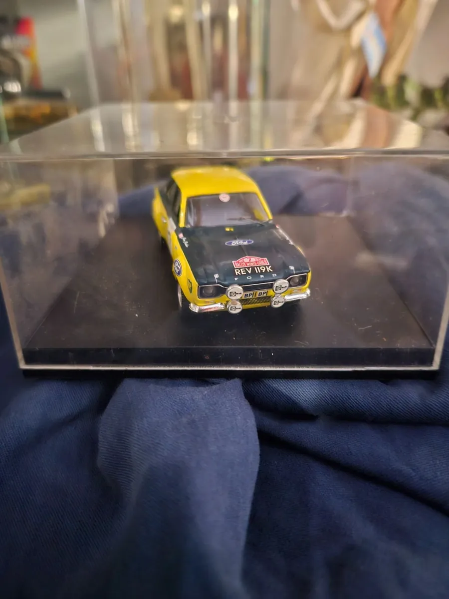 Corgi Trofeu Ford Escort Rally - Image 1