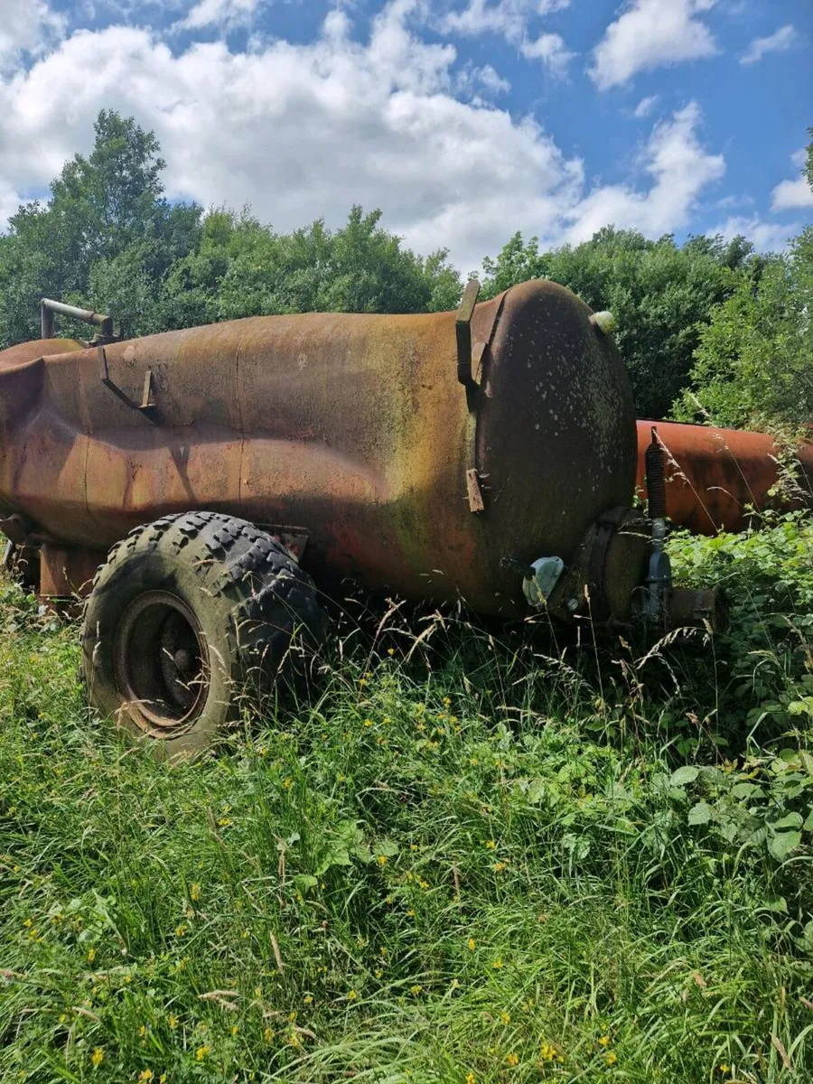 Slurry tanker - Image 1