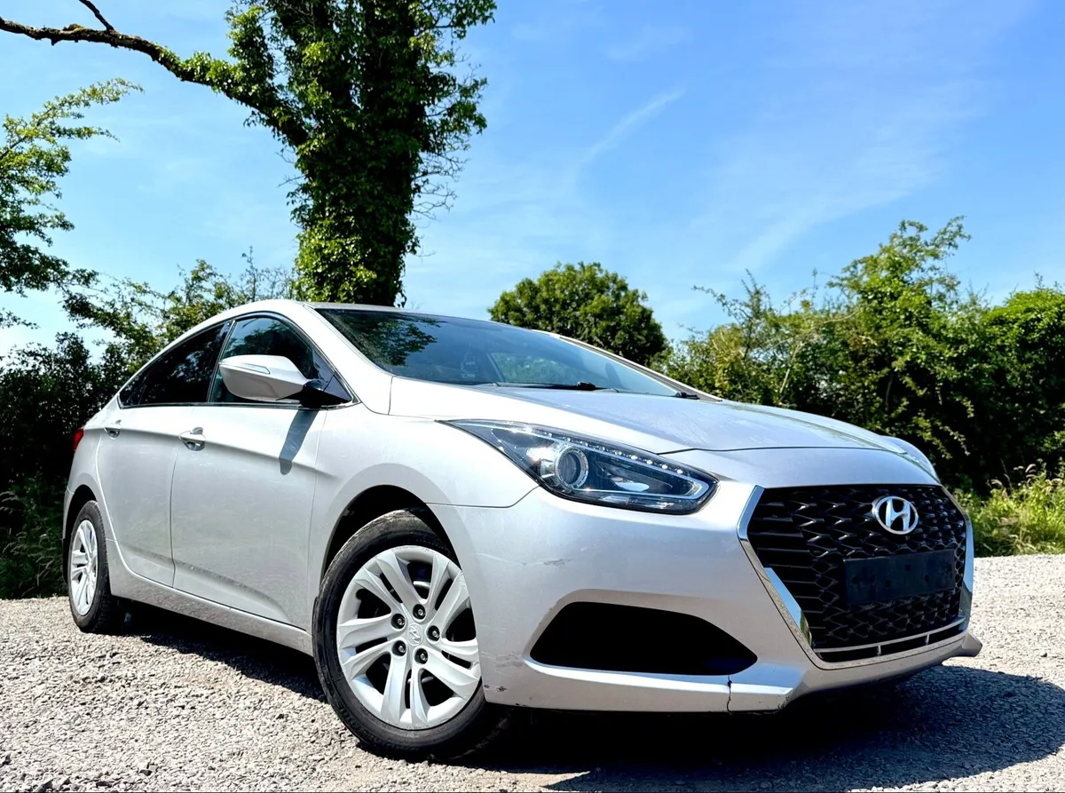 2019 Hyunday i40 1.6 Diesel for breaking - Image 3