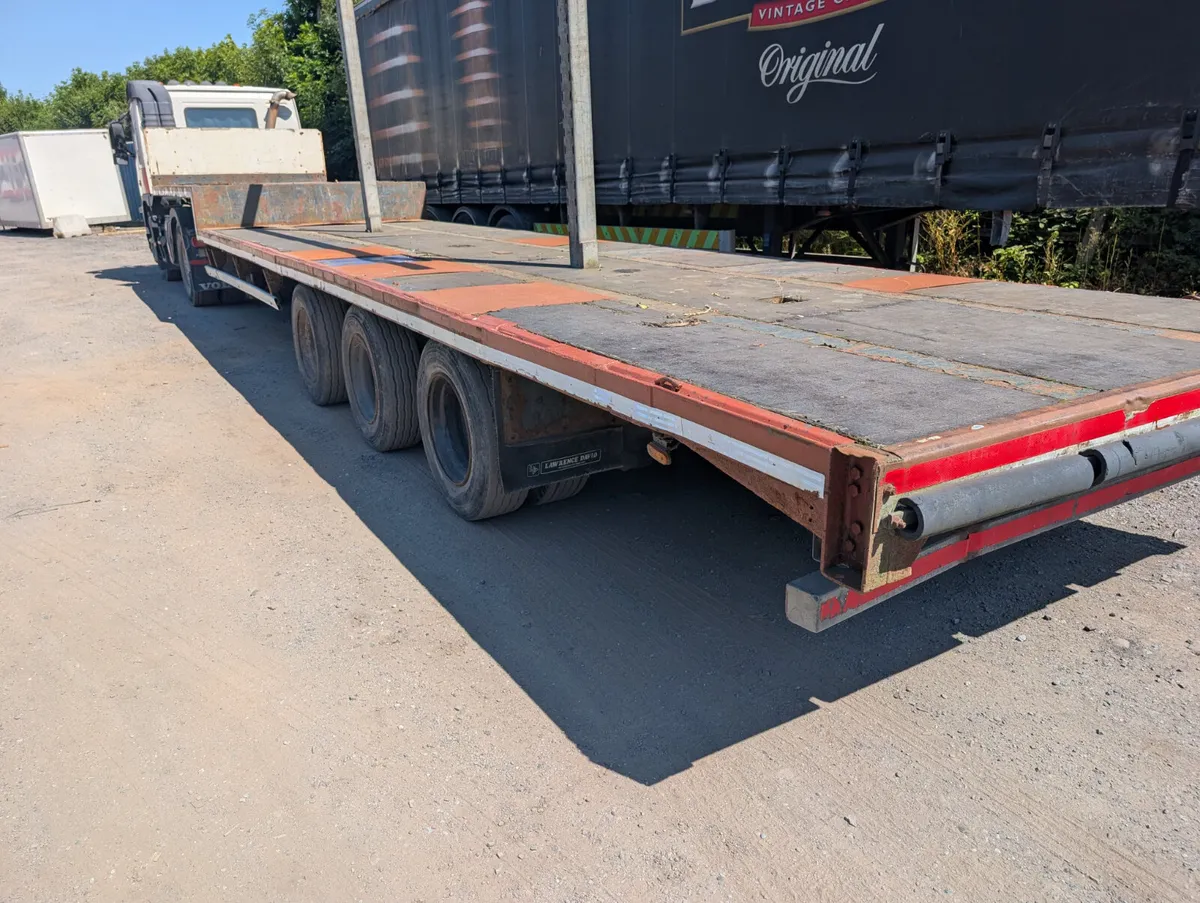 low trailer  stepframe 45 ft 3 axle on air - Image 1