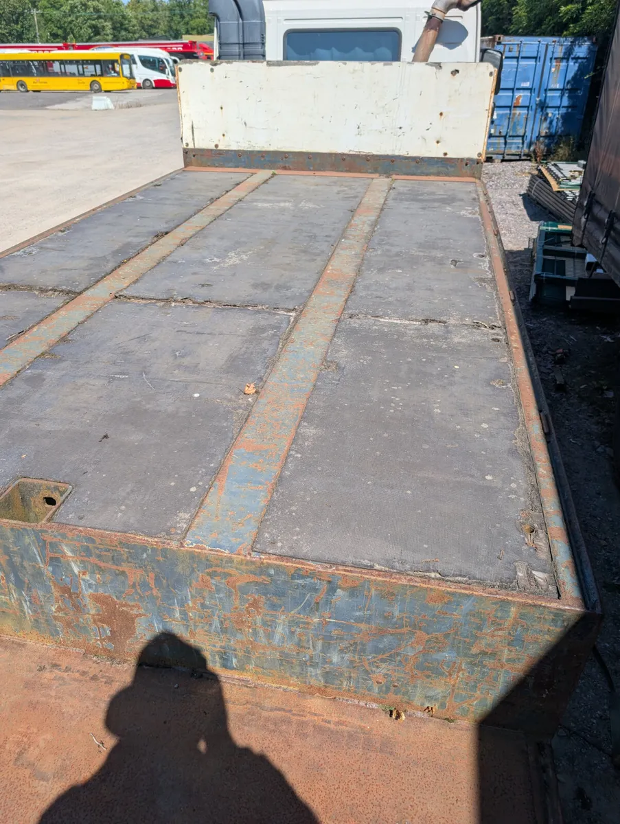 low trailer  stepframe 45 ft 3 axle on air - Image 3