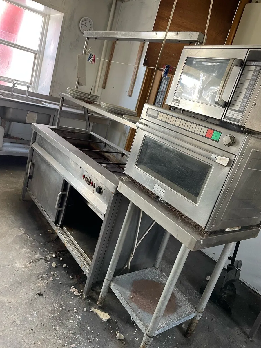 Kitchen Equipment & Bar - Image 4