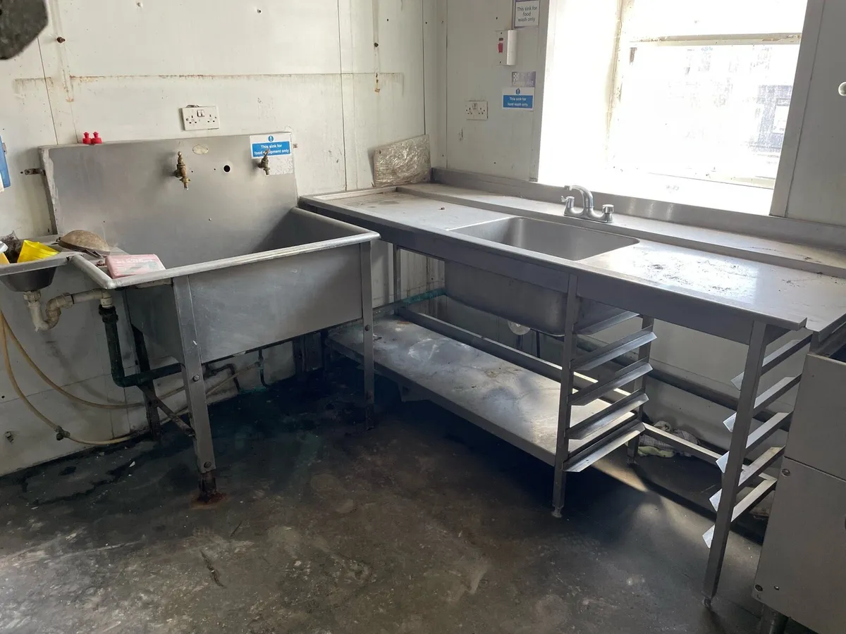 Kitchen Equipment - Image 4