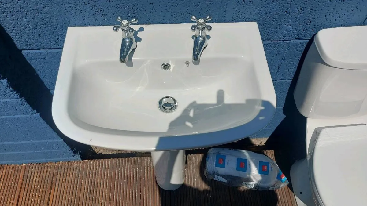 Toilet suite - Image 4