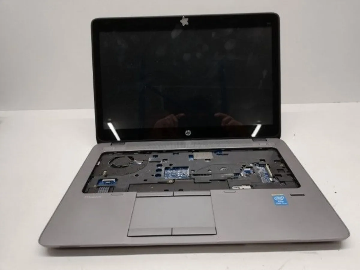 Online Laptop Clearance Auction - Image 1