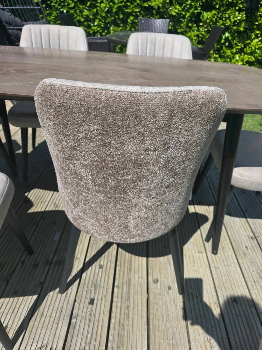 Table and Chairs - Image 3