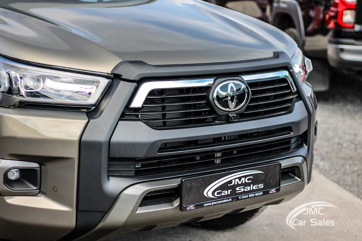 2026 TOYOTA HILUX INVINCIBLE X - Image 4