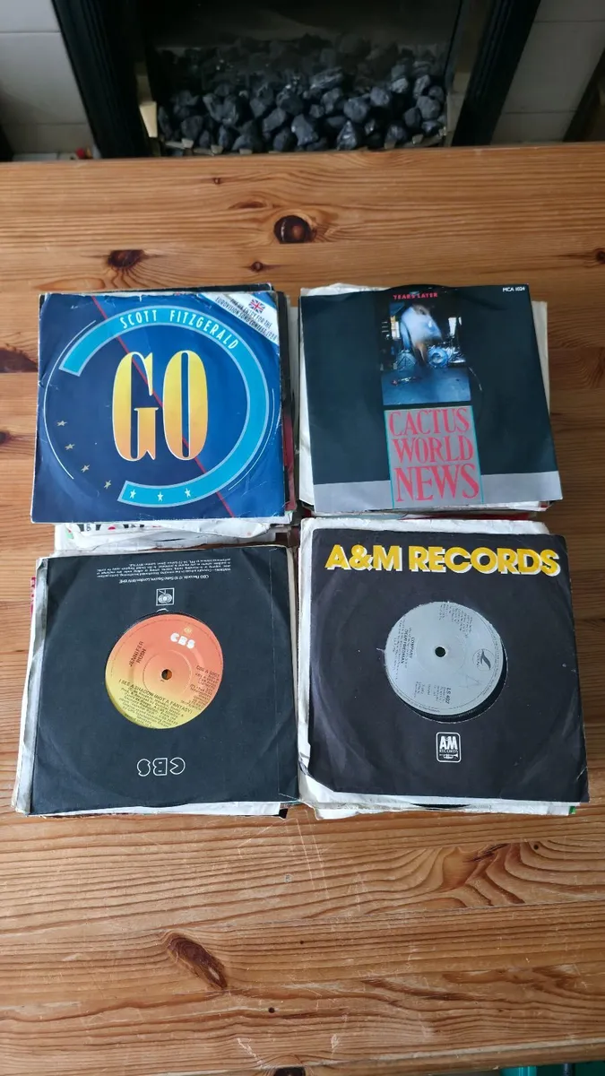 Small vinyls 140 pieces - Image 2