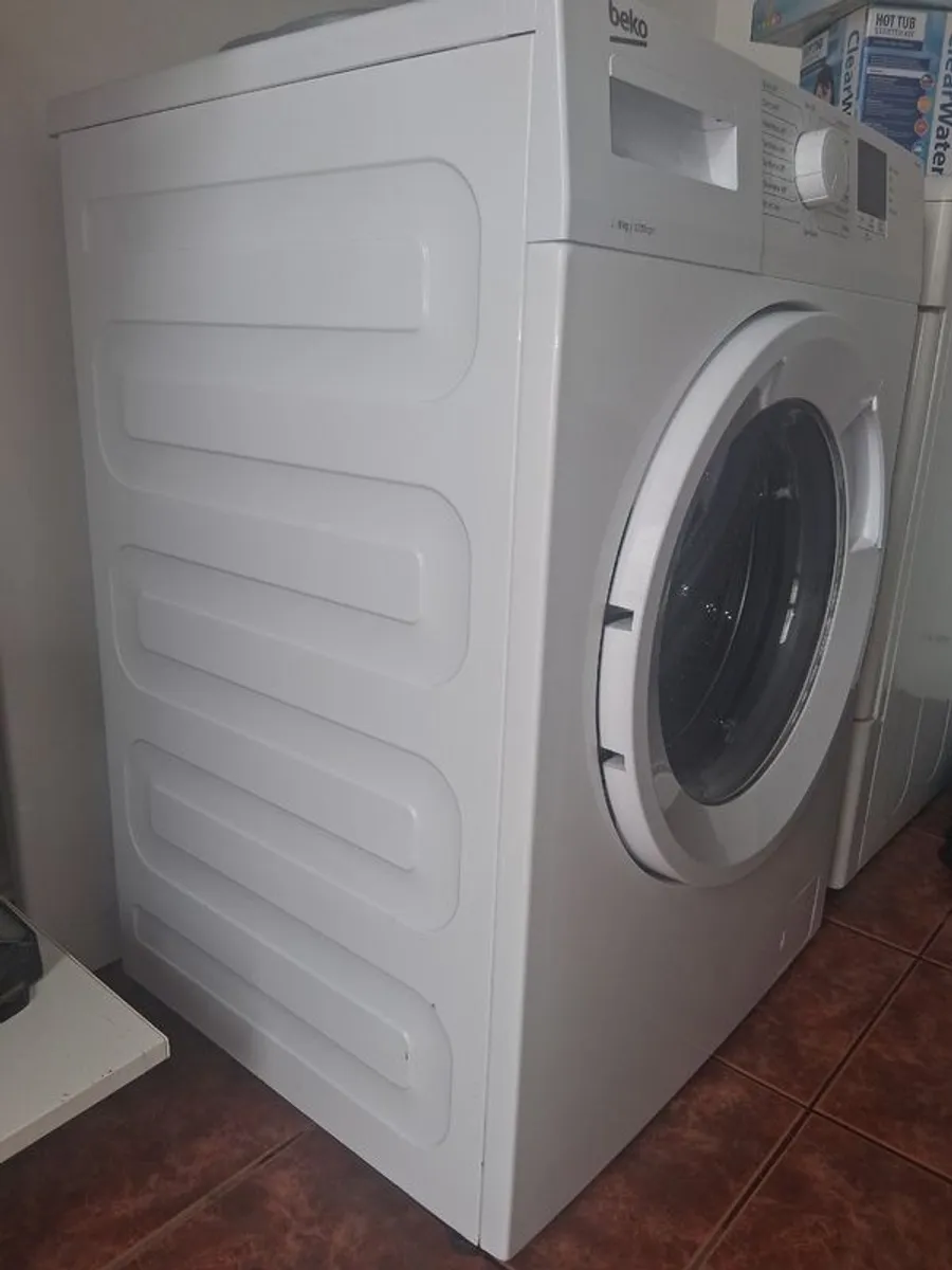 Beko 8kg Washing Machine Excellent Condition - Image 1