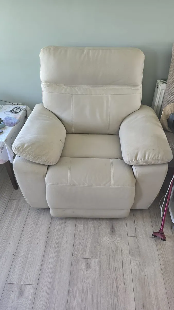Two electric armchairs - Image 1
