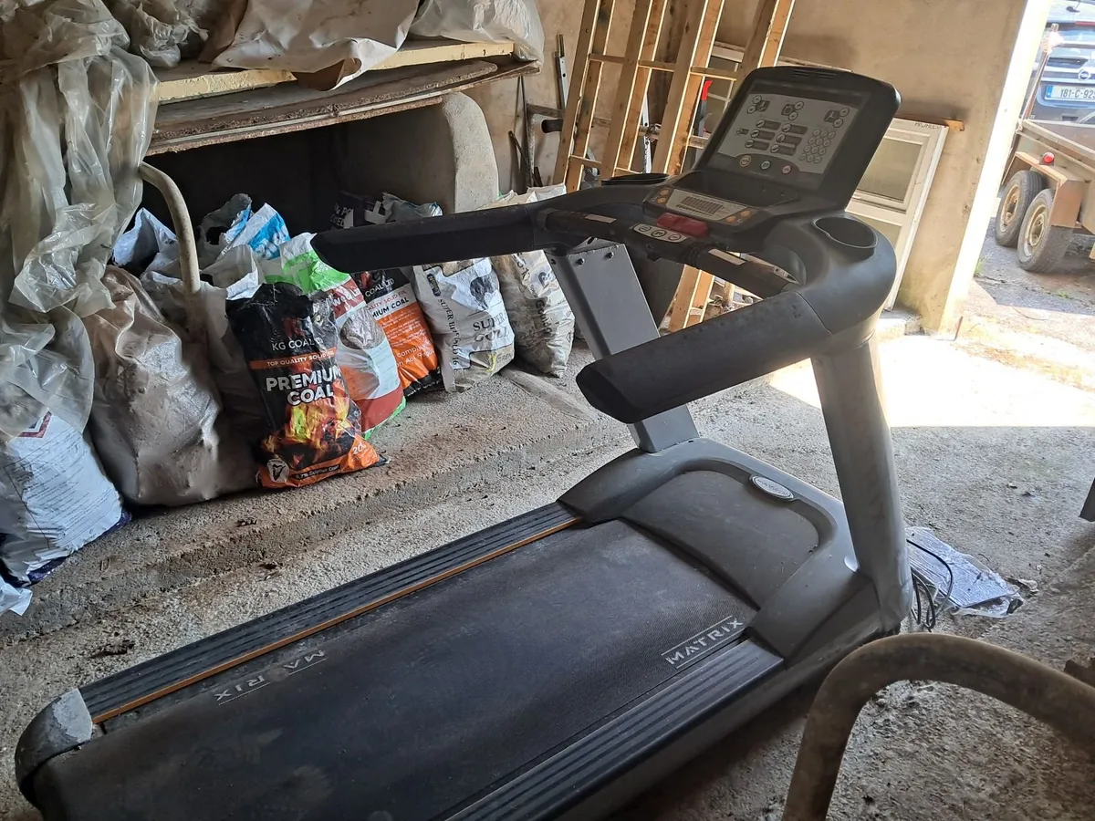 Matrix Heavy-Duty Commercial Treadmill – Gym Quali - Image 2