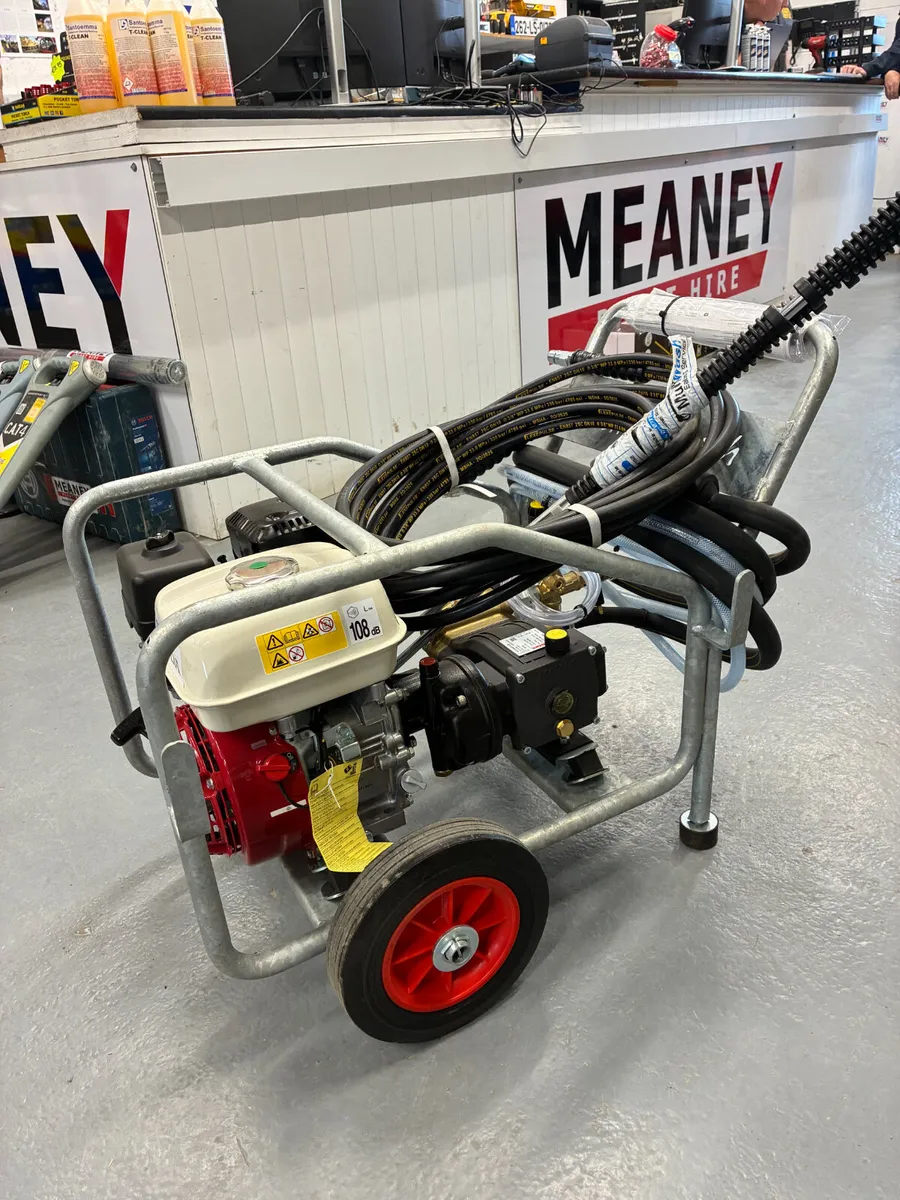 MultiWash Hawk 200 Diesel Power Washer - Image 2
