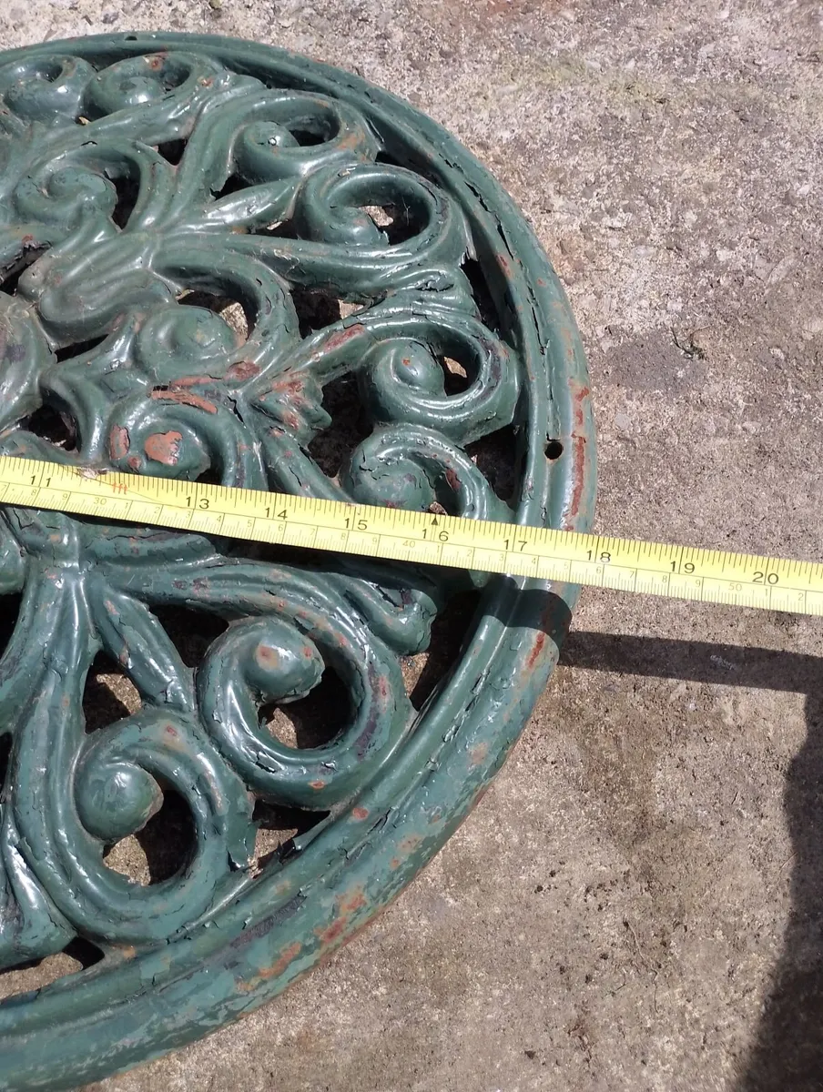 Vintage cast iron parasol umbrella base stand - Image 1
