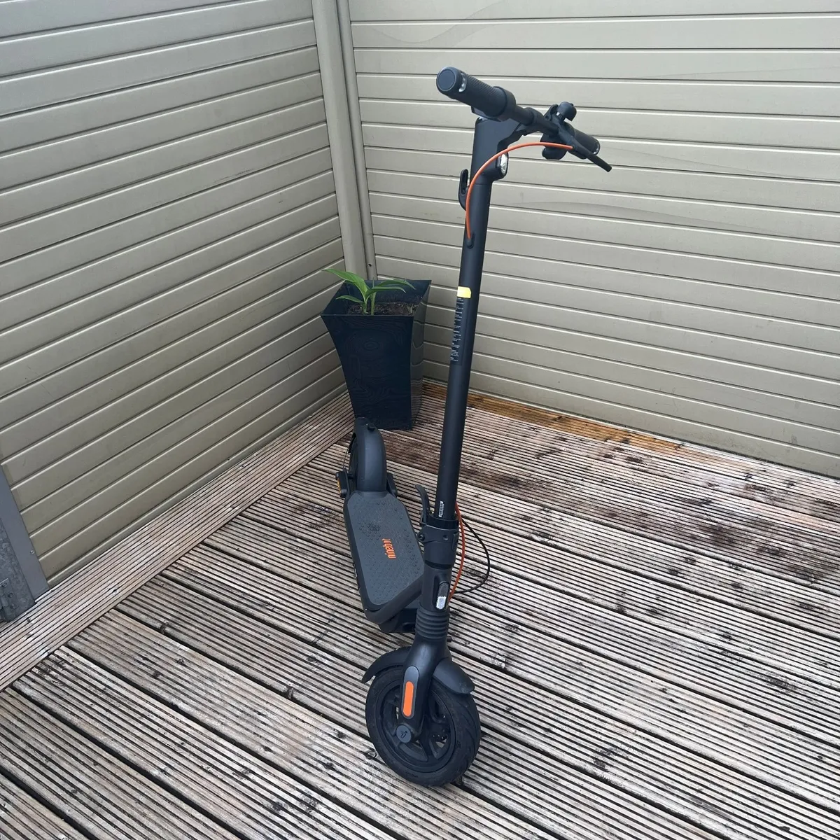 Segway Ninebot F2 Pro E Scooter - Image 1