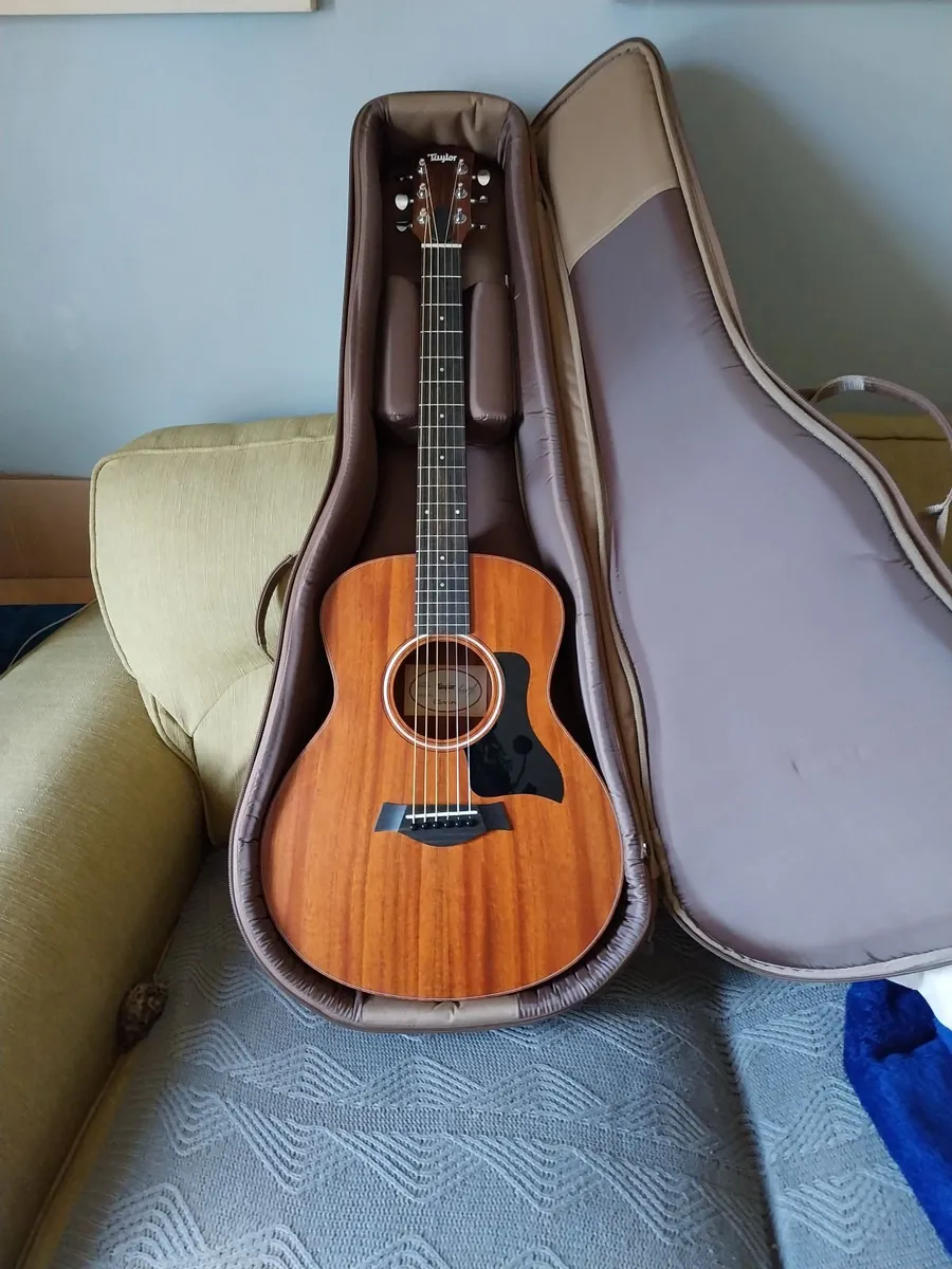 Acoustic guitar - Image 4