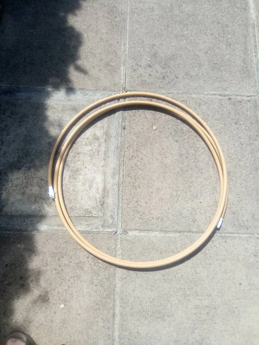 5. METRES.  OF. QUALPLAST. PIPING.  AND.  CLIPS - Image 4