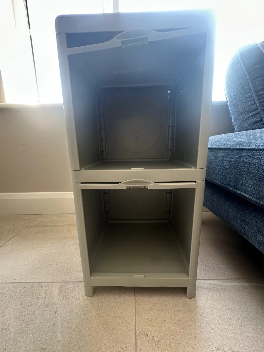 Storage cabinet - Image 1