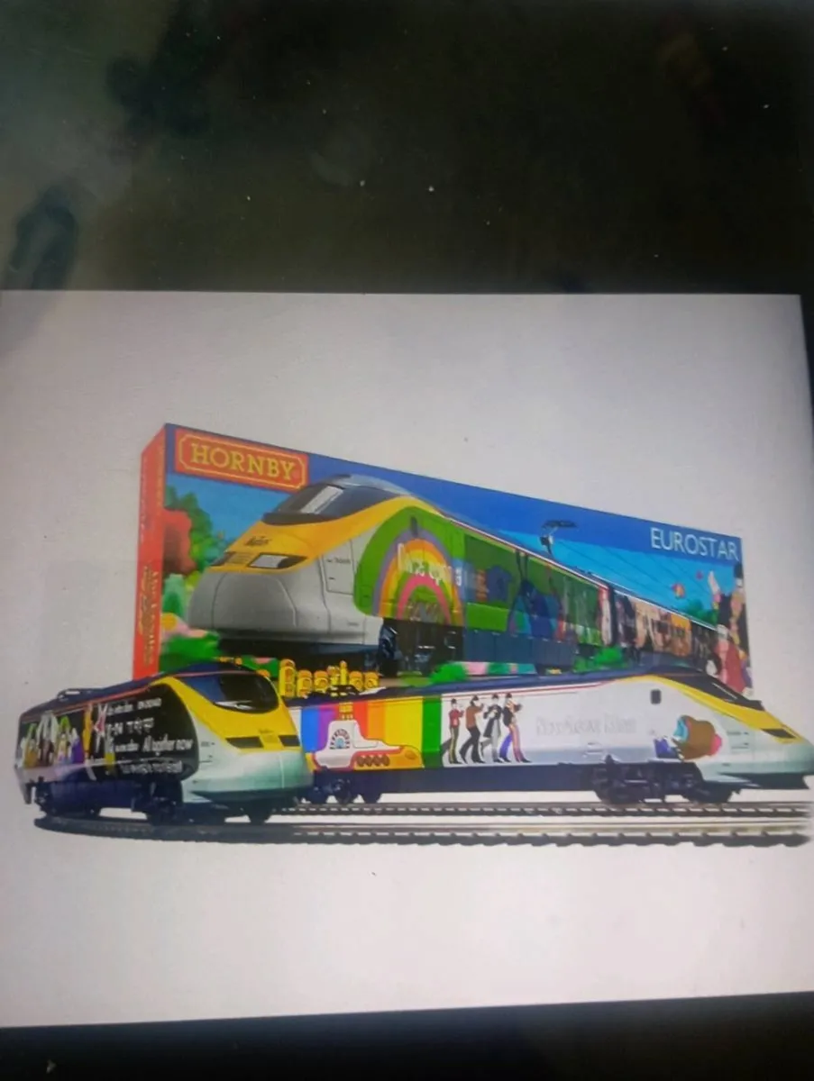 HORNBY  {TGV} EUROSTAR LIVERA BEATLIES YELLOW LOCO - Image 1