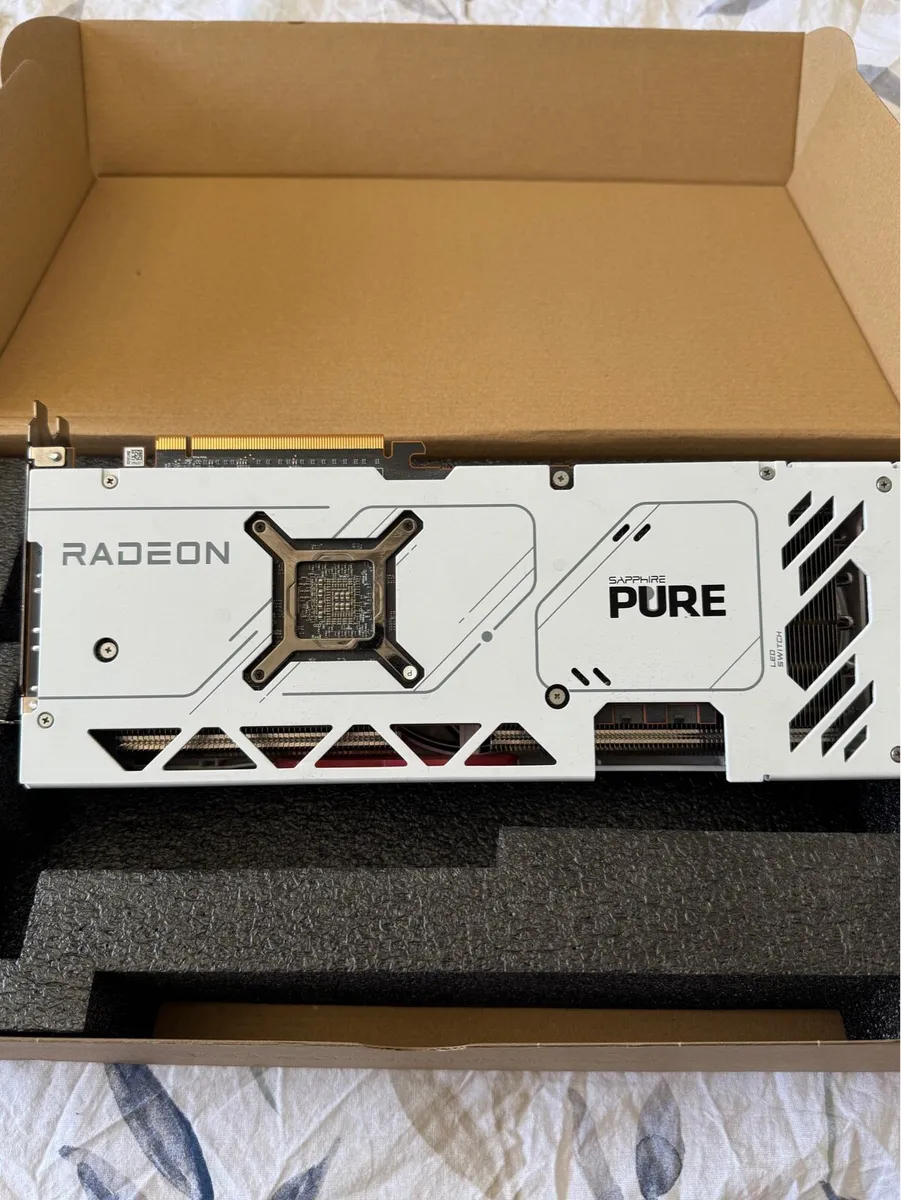 AMD Radeon RX 7800 XT 16GB - Image 2