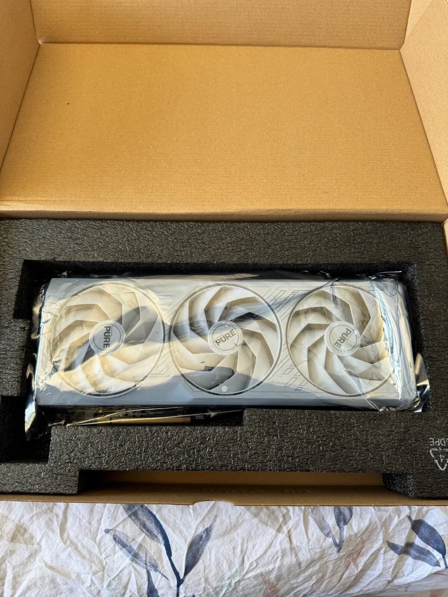AMD Radeon RX 7800 XT 16GB - Image 3