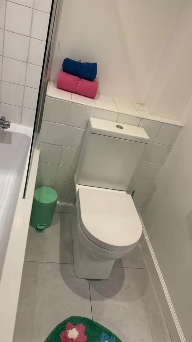 FULL bathroom sold separate or together VANITY SIN - Image 3