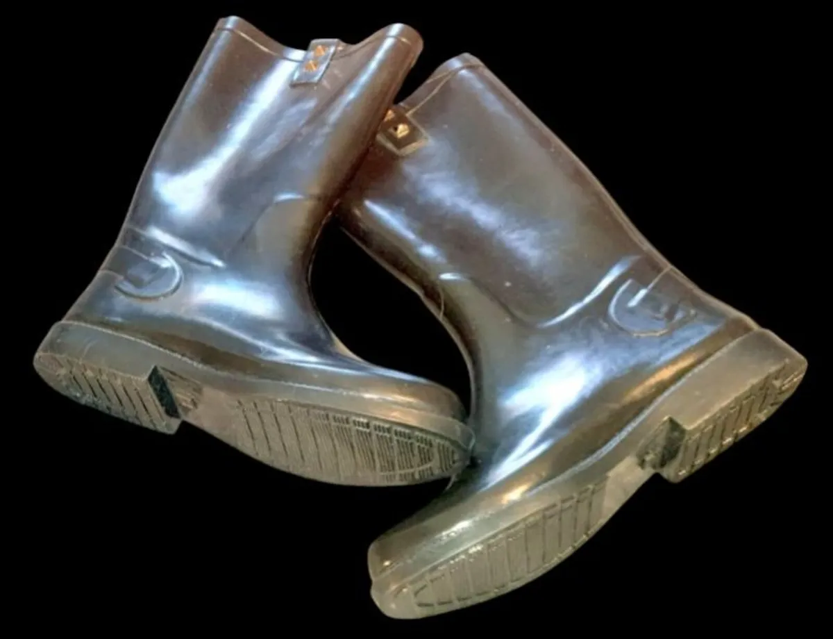 BNWT Harrods Studded Black Rubber Rain Boots - Image 4