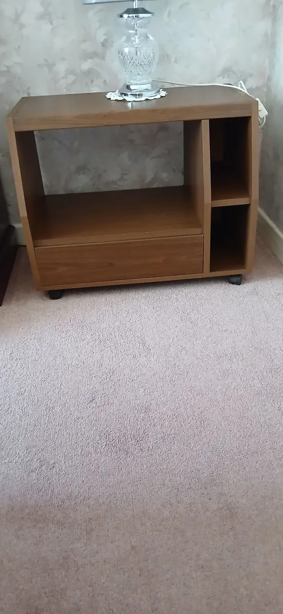 TV Cabinet on casters. - Image 4