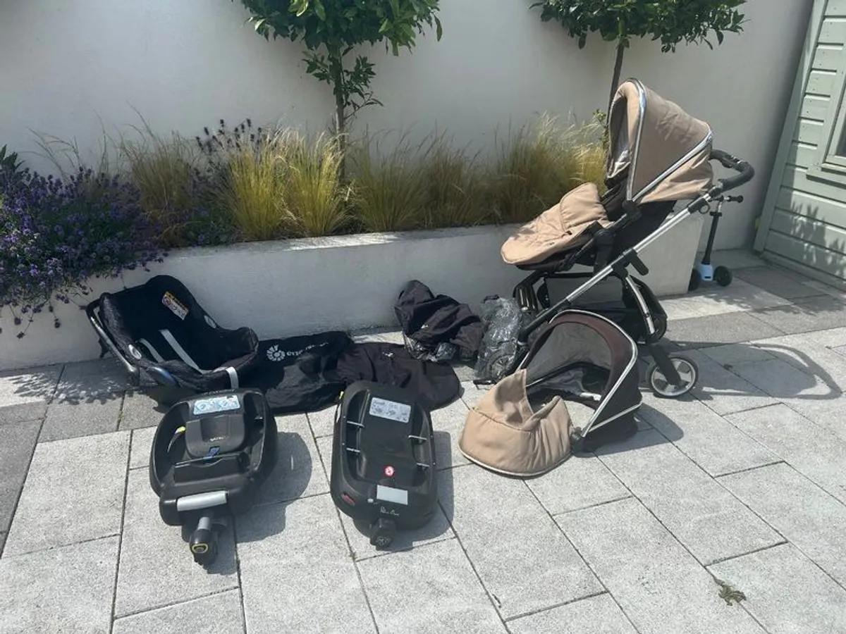 Pram and car seat bundle - Image 1