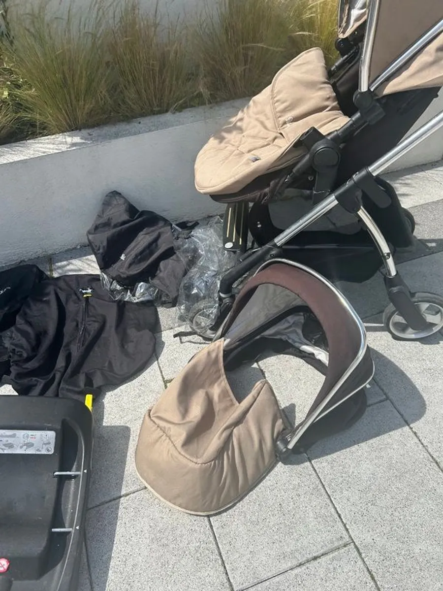 Pram and car seat bundle - Image 2
