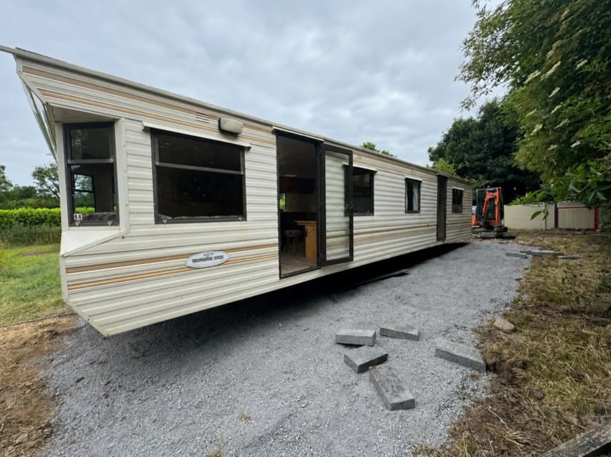 Mobile home - Image 1
