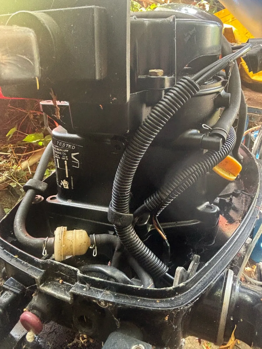 Mercury 5hp 4 stroke for parts - Image 4