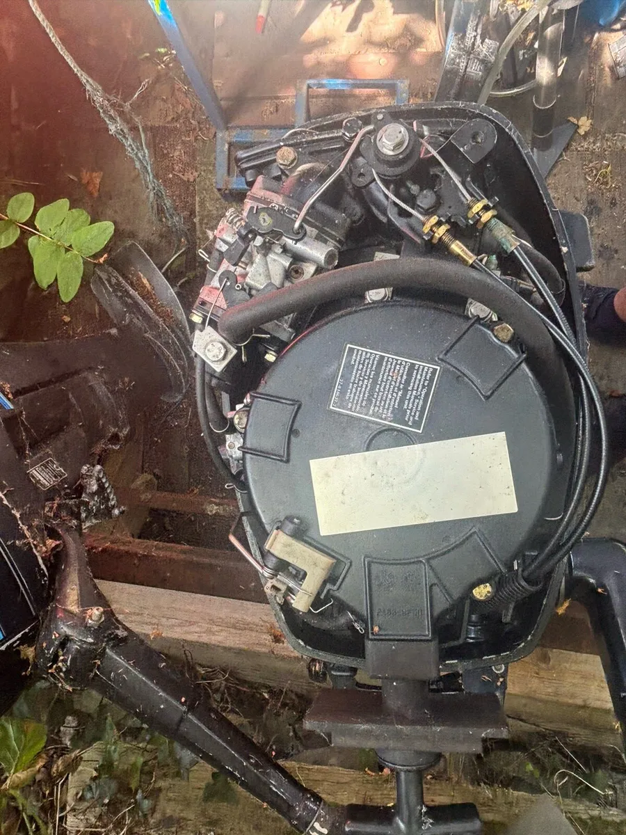 Mercury 5hp 4 stroke for parts - Image 3