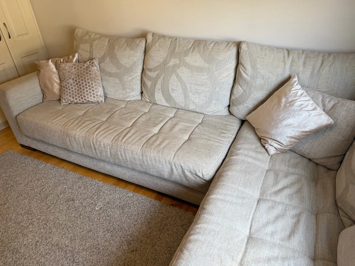 L Shaped FAMA Corner Sofa - Image 2