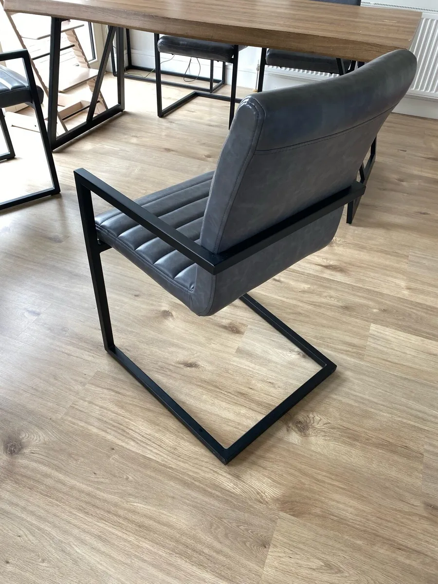 Dining table and 4 chairs - Image 4