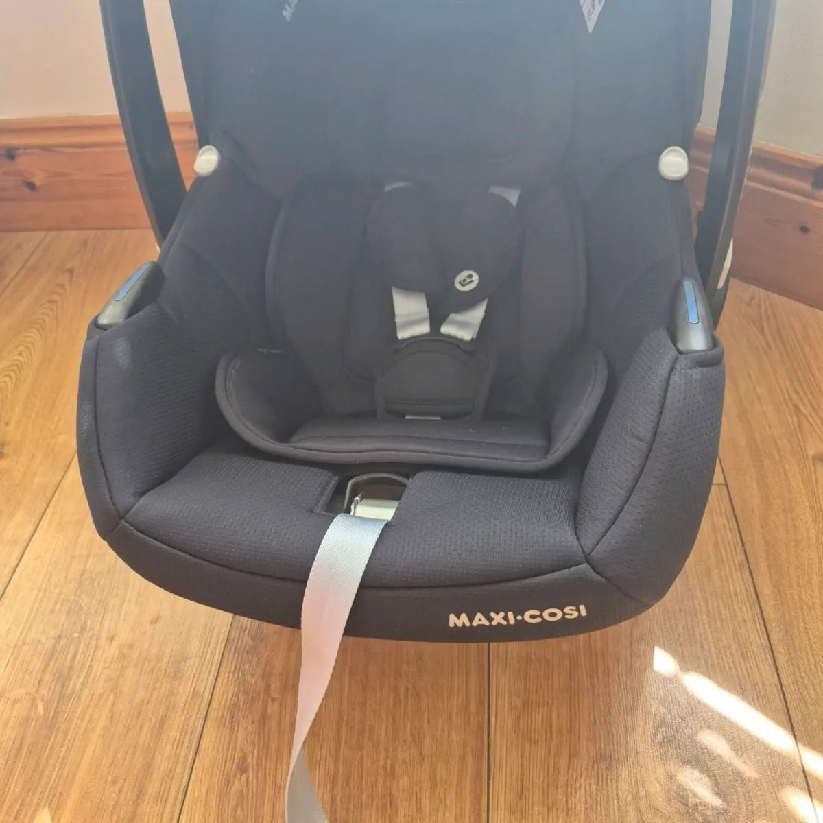 Maxi cosi car seat - Image 2