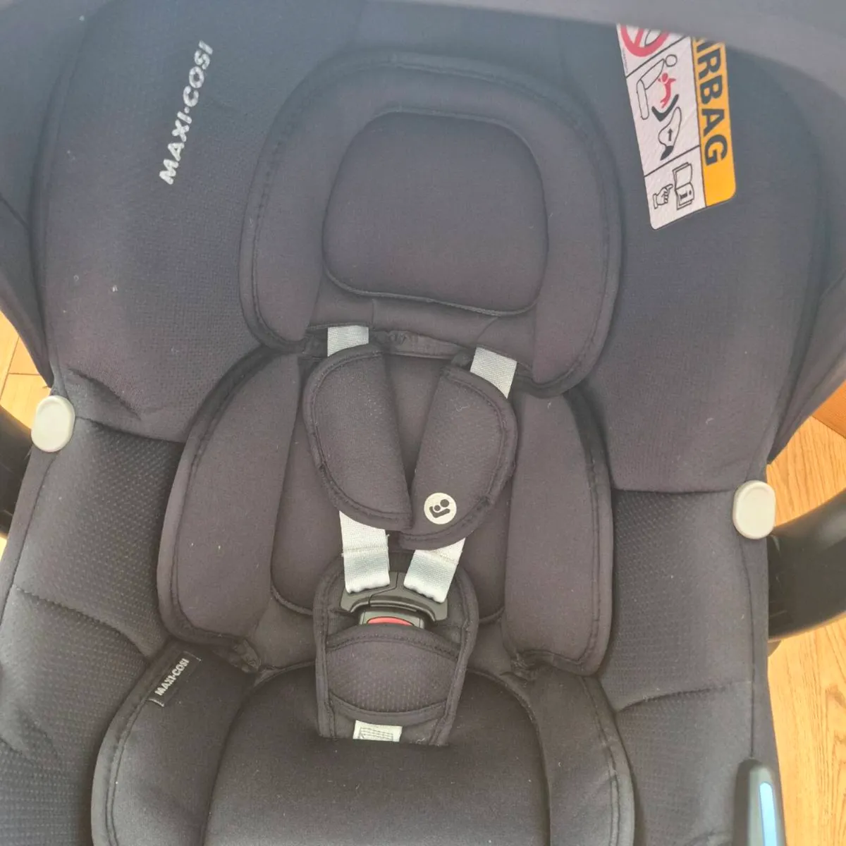 Maxi cosi car seat - Image 3