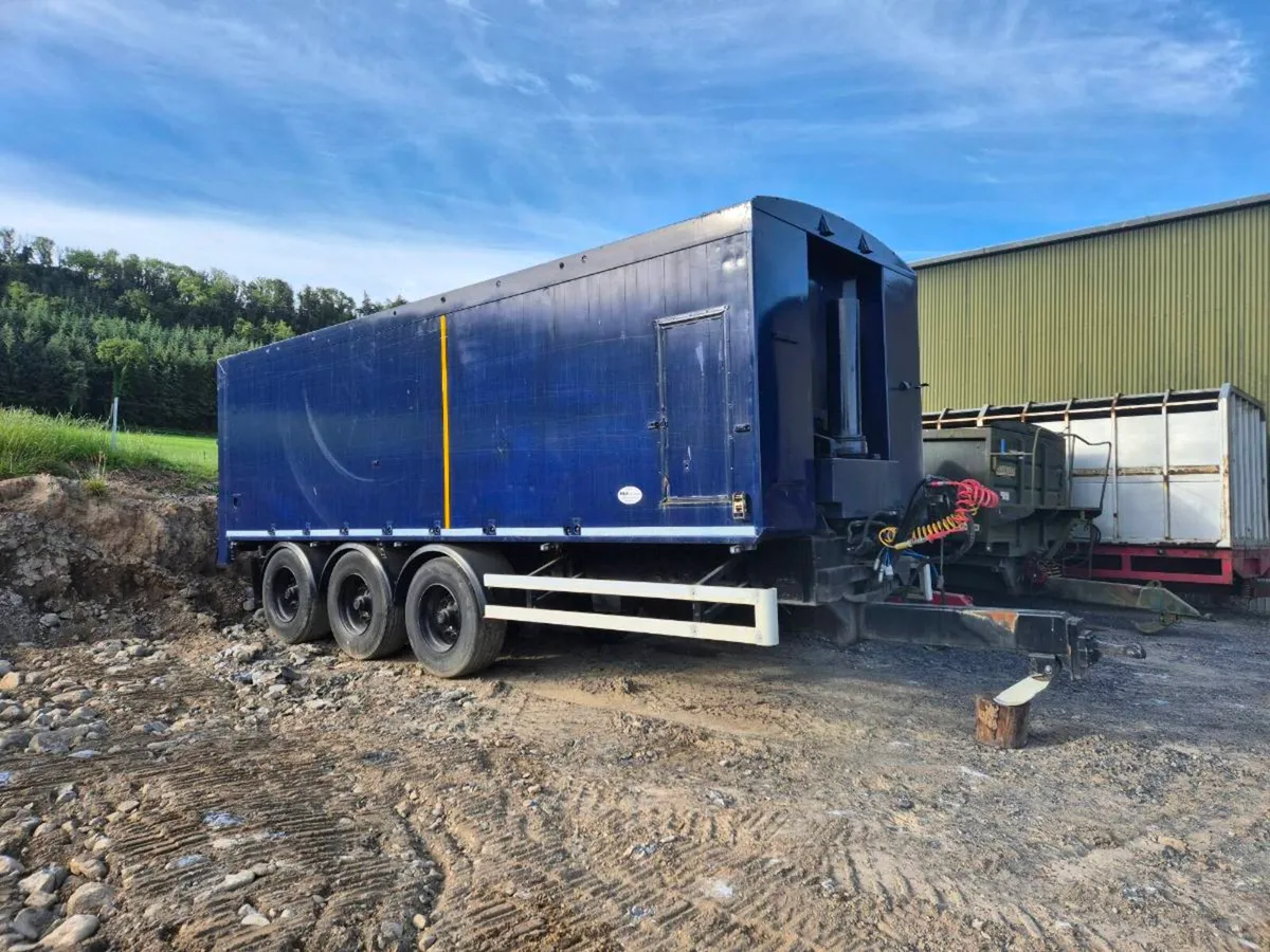 Grain trailer - Image 1