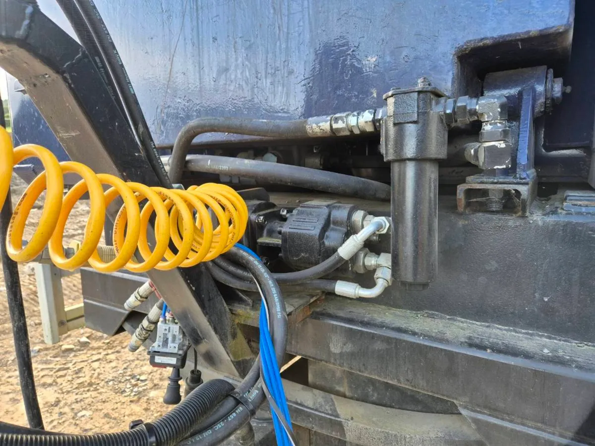 Grain trailer - Image 3