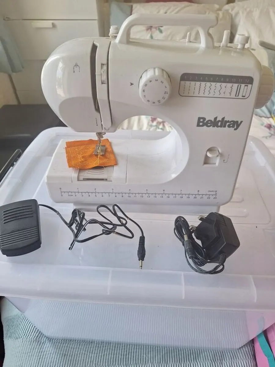 Beldray 12 Stitch Sewing Machine - Image 2