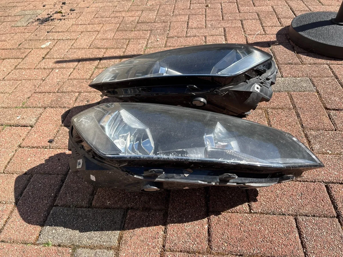 MK7 Golf Front lights - Image 2