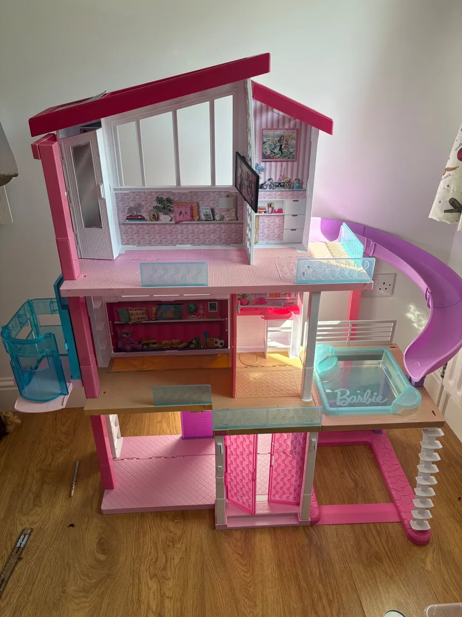 Barbie dream house €50