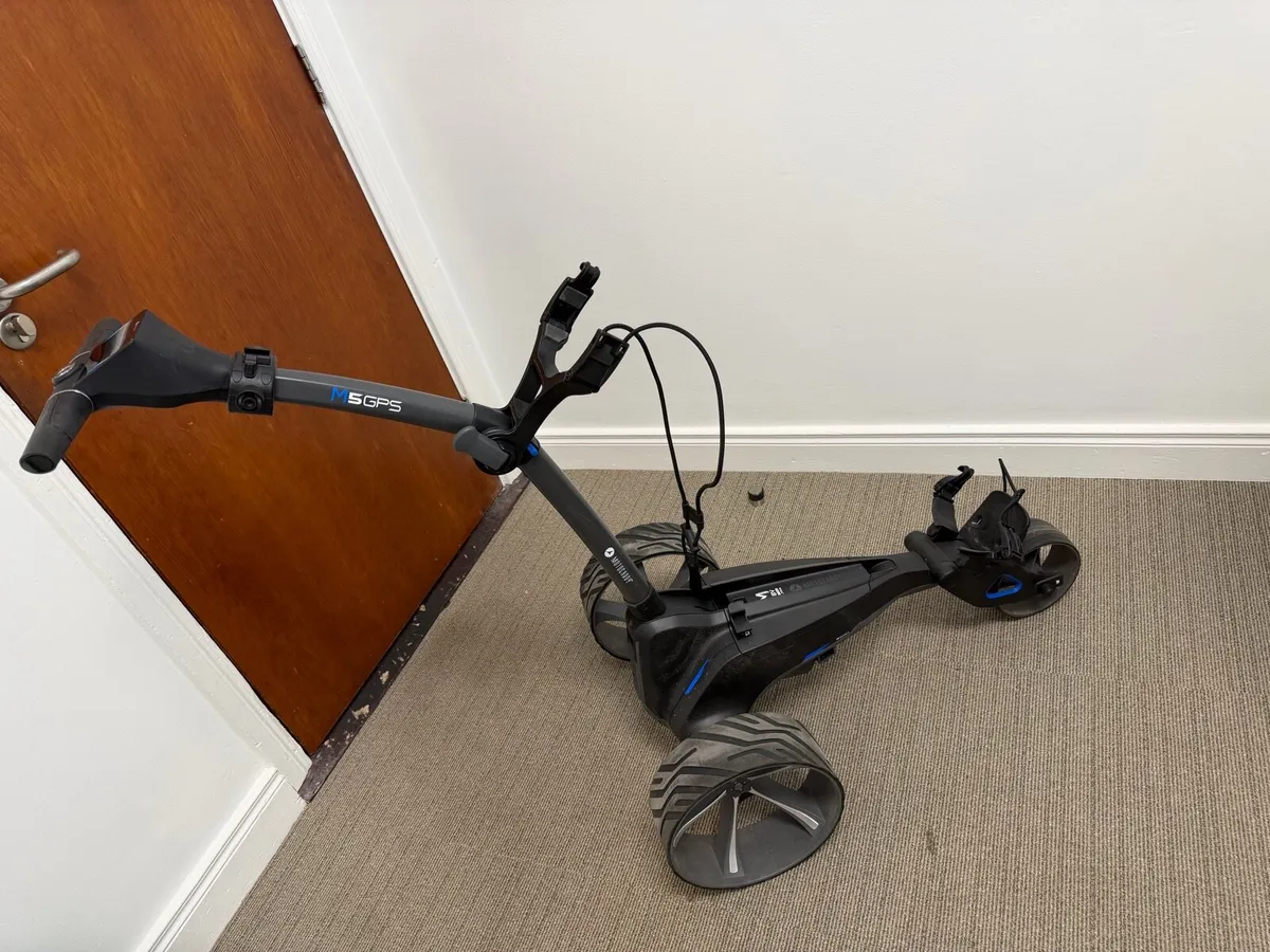 Motocaddy M5 GPS Ultra - 36 Hole Battery - Image 1